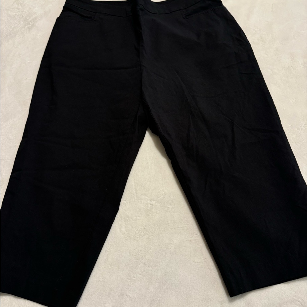 Womens George Capris Size 18W-20W. 2X Black